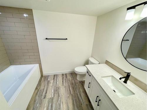 144 Mason Court, Hinton, AB - Indoor Photo Showing Bathroom