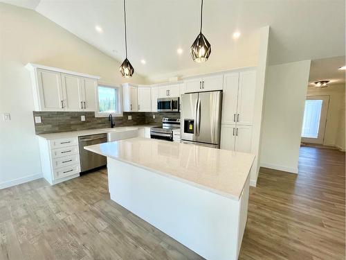 144 Mason Court, Hinton, AB - Indoor Photo Showing Kitchen With Stainless Steel Kitchen With Upgraded Kitchen