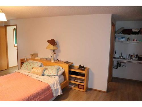 53305 Range Road 111, Rural Yellowhead County, AB - Indoor Photo Showing Bedroom