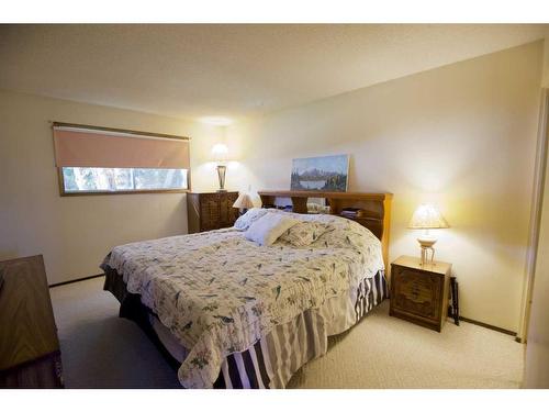 130 Collinge Road, Hinton, AB - Indoor Photo Showing Bedroom