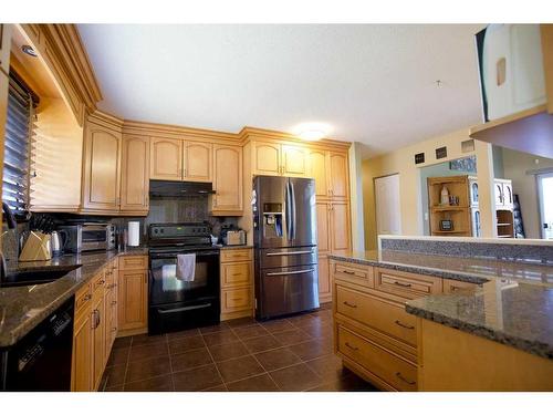 130 Collinge Road, Hinton, AB - Indoor Photo Showing Kitchen