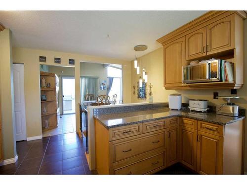 130 Collinge Road, Hinton, AB - Indoor Photo Showing Kitchen