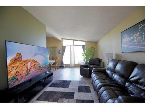 130 Collinge Road, Hinton, AB - Indoor Photo Showing Living Room