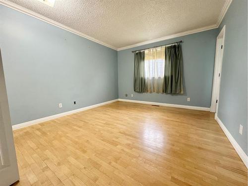 2 Hillside Avenue, Swan Hills, AB - Indoor Photo Showing Other Room