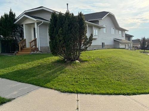 537 Boutin Avenue, Hinton, AB - Outdoor