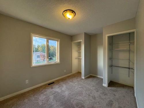 537 Boutin Avenue, Hinton, AB - Indoor Photo Showing Other Room