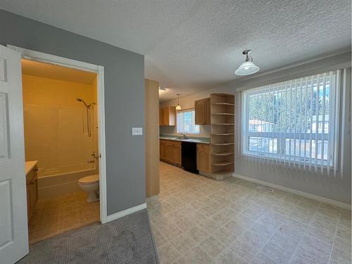 537 Boutin Avenue, Hinton, AB - Indoor Photo Showing Other Room