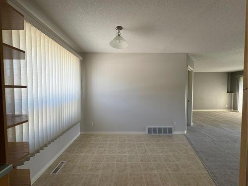 537 Boutin Avenue, Hinton, AB - Indoor Photo Showing Other Room