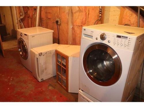 5104 50 Street, Peers, AB - Indoor Photo Showing Laundry Room