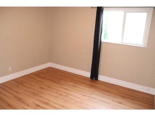 5104 50 Street, Peers, AB - Indoor Photo Showing Other Room