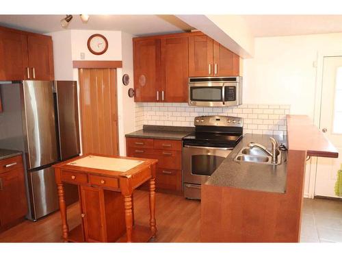 5104 50 Street, Peers, AB - Indoor Photo Showing Kitchen With Double Sink