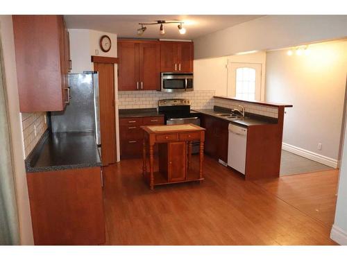 5104 50 Street, Peers, AB - Indoor Photo Showing Kitchen With Double Sink