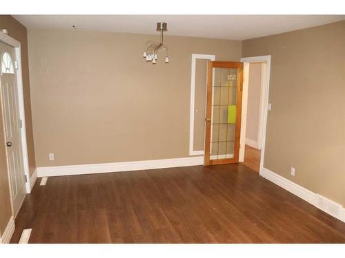 5104 50 Street, Peers, AB - Indoor Photo Showing Other Room