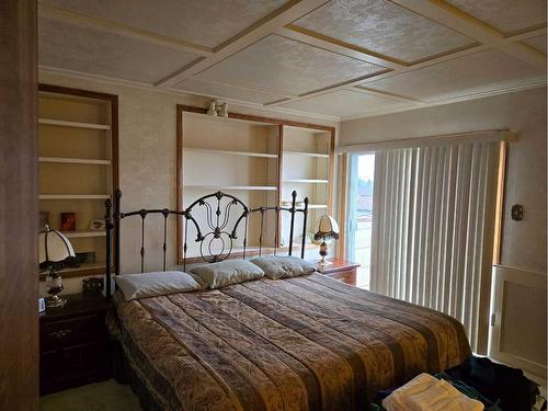 718 6 Avenue, Fox Creek, AB - Indoor Photo Showing Bedroom