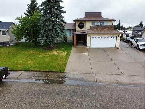 718 6 Avenue, Fox Creek, AB - Outdoor With Facade