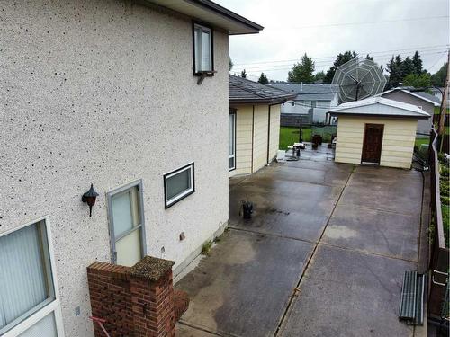 718 6 Avenue, Fox Creek, AB - Outdoor With Exterior