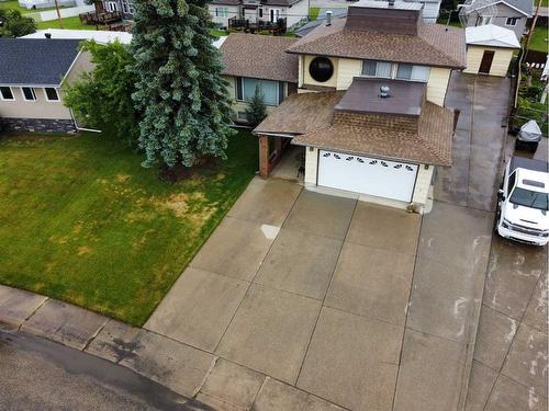 718 6 Avenue, Fox Creek, AB - Outdoor