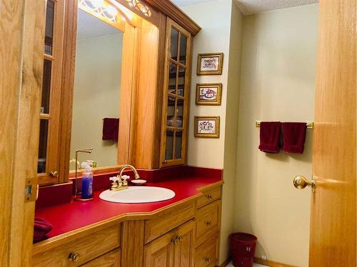 590032 Range Road 111A, Rural Woodlands County, AB - Indoor Photo Showing Bathroom