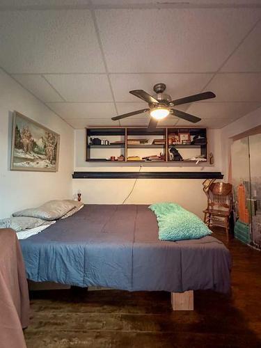 26 124062 Township Road 593A, Rural Woodlands County, AB - Indoor Photo Showing Bedroom