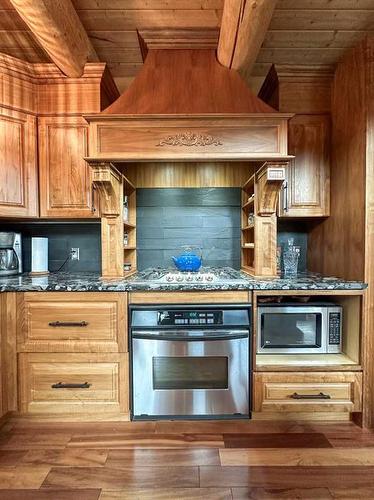 26 124062 Township Road 593A, Rural Woodlands County, AB - Indoor Photo Showing Kitchen