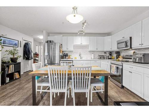 121-300 Palliser Lane, Canmore, AB - Indoor Photo Showing Kitchen With Upgraded Kitchen