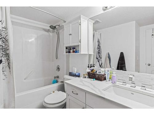 121-300 Palliser Lane, Canmore, AB - Indoor Photo Showing Bathroom