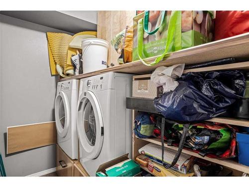 121-300 Palliser Lane, Canmore, AB - Indoor Photo Showing Laundry Room