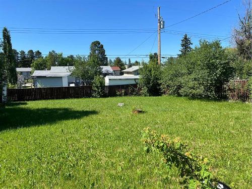 605 7 Ave, Fox Creek, AB - Outdoor