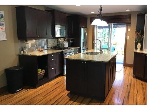 127 Wellwood Drive, Whitecourt, AB - Indoor Photo Showing Kitchen