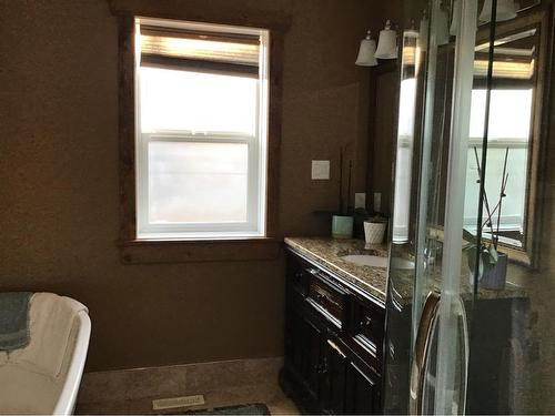 127 Wellwood Drive, Whitecourt, AB - Indoor Photo Showing Bathroom