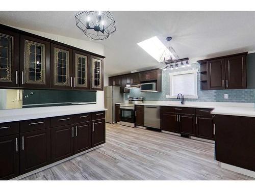 309 5 Street Nw, Slave Lake, AB - Indoor Photo Showing Kitchen