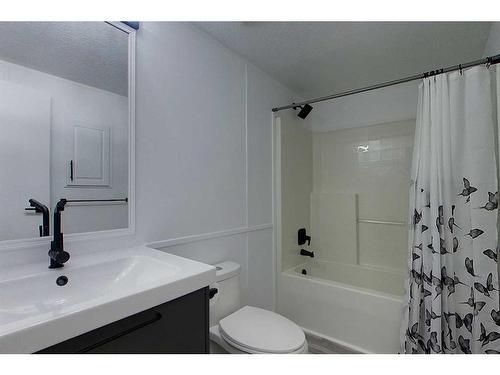 309 5 Street Nw, Slave Lake, AB - Indoor Photo Showing Bathroom