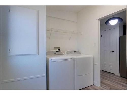 309 5 Street Nw, Slave Lake, AB - Indoor Photo Showing Laundry Room