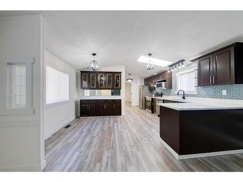 309 5 Street Nw, Slave Lake, AB - Indoor Photo Showing Kitchen