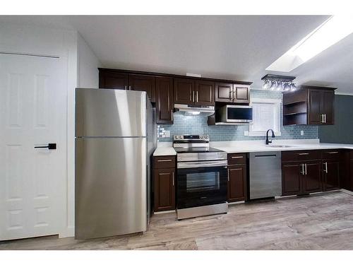 309 5 Street Nw, Slave Lake, AB - Indoor Photo Showing Kitchen