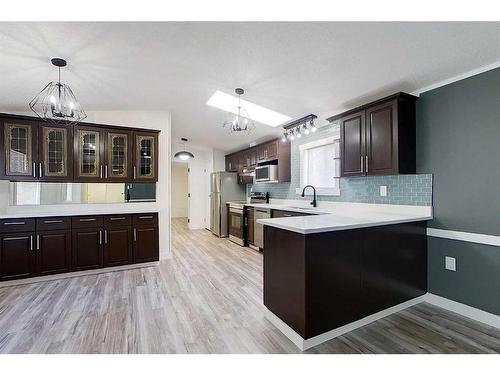 309 5 Street Nw, Slave Lake, AB - Indoor Photo Showing Kitchen