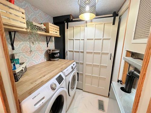 652035 Range Road 223, Rural Athabasca County, AB - Indoor Photo Showing Laundry Room