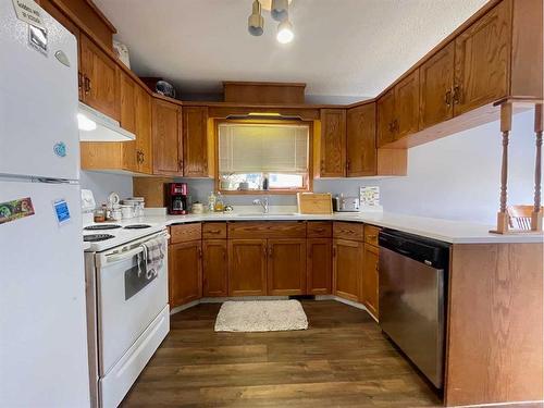 107 Assiniboine Drive, Swan Hills, AB - Indoor Photo Showing Kitchen