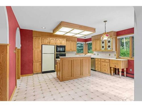 1102 10Th Avenue, Canmore, AB - Indoor Photo Showing Kitchen