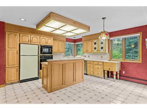 1102 10Th Avenue, Canmore, AB - Indoor Photo Showing Kitchen