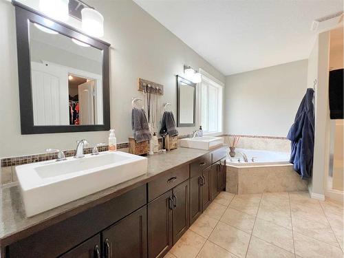 644081 Range Road 235, Rural Athabasca County, AB - Indoor Photo Showing Bathroom