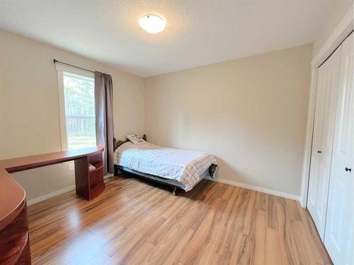 644081 Range Road 235, Rural Athabasca County, AB - Indoor Photo Showing Bedroom