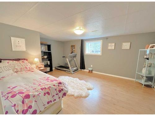 644081 Range Road 235, Rural Athabasca County, AB - Indoor Photo Showing Bedroom