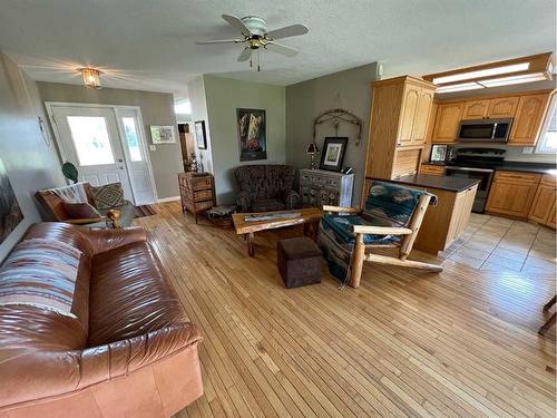 301-25518 505B Township, Rural Yellowhead County, AB - Indoor Photo Showing Living Room