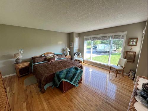 301-25518 505B Township, Rural Yellowhead County, AB - Indoor Photo Showing Bedroom