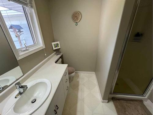 301-25518 505B Township, Rural Yellowhead County, AB - Indoor Photo Showing Bathroom