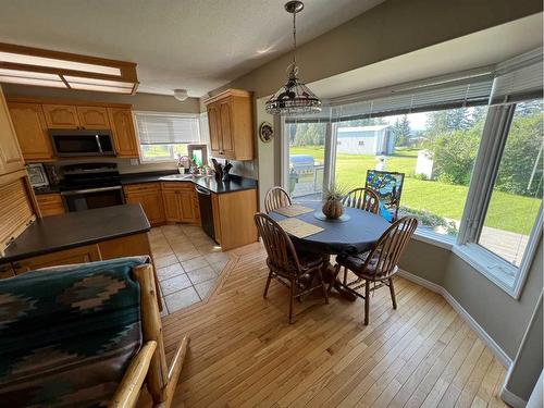 301-25518 505B Township, Rural Yellowhead County, AB - Indoor Photo Showing Dining Room