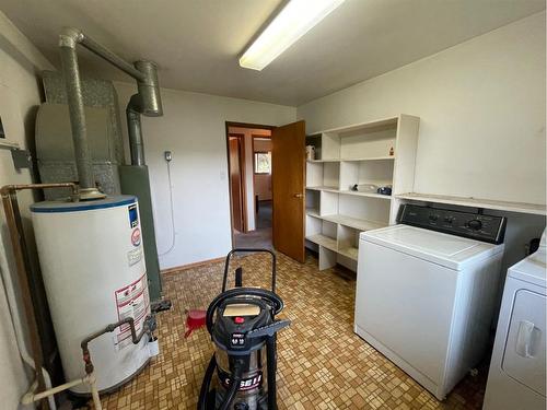 18501 Township Road 521A, Rural Yellowhead County, AB - Indoor Photo Showing Laundry Room