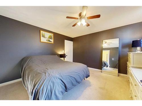 320 5 Street Ne, Slave Lake, AB - Indoor Photo Showing Bedroom