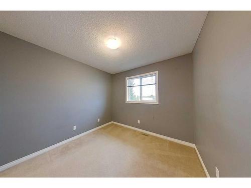 109-116 6 Avenue Ne, Slave Lake, AB - Indoor Photo Showing Other Room